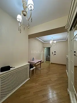 Satılır 2 otaqlı mənzil 93 m²