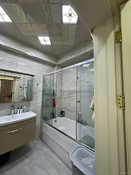 Satılır 2 otaqlı mənzil 93 m²