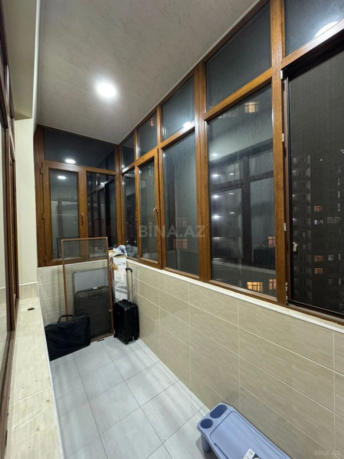 Satılır 2 otaqlı mənzil 93 m²