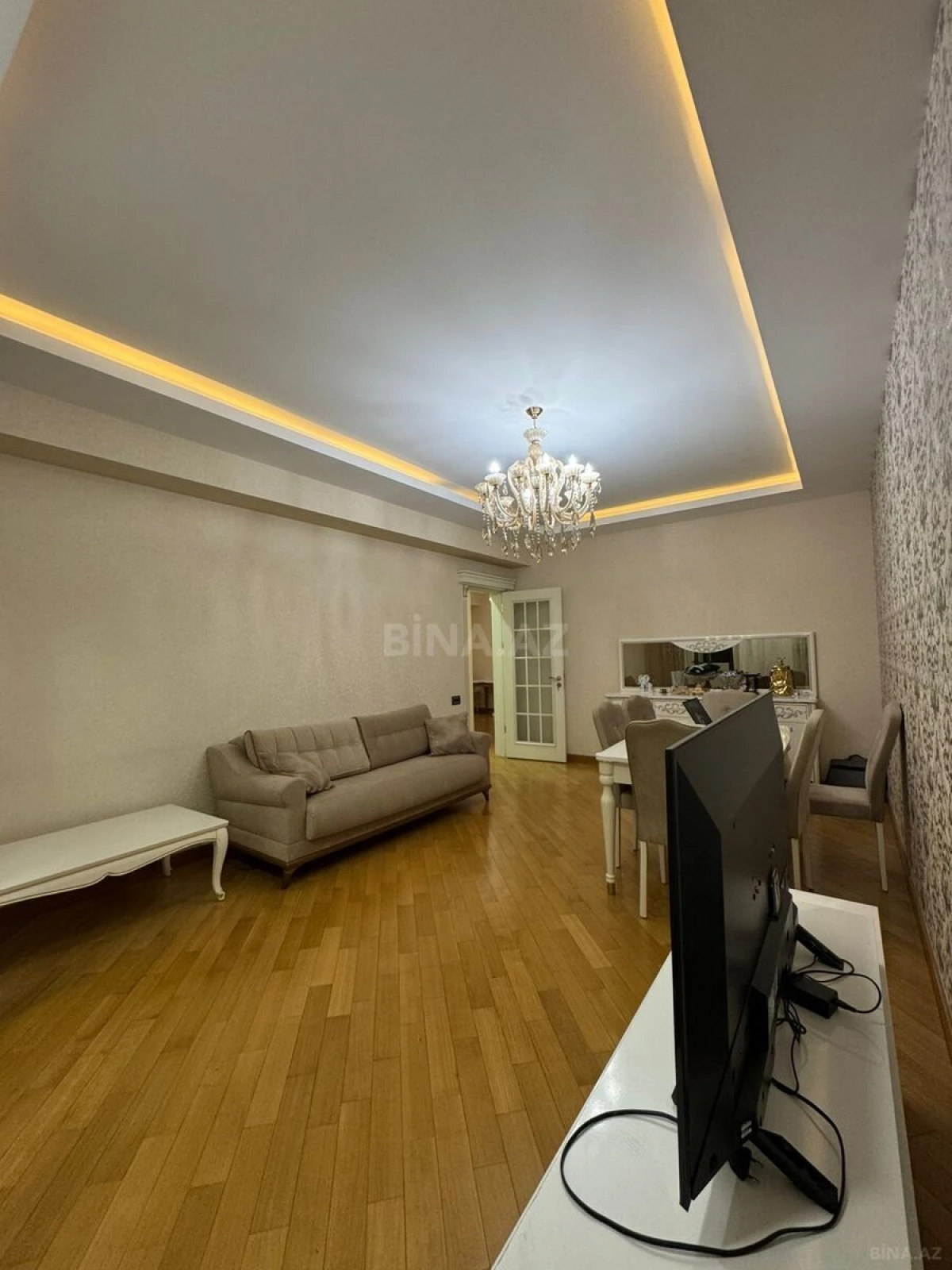 Satılır 2 otaqlı mənzil 93 m²