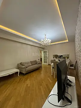 Satılır 2 otaqlı mənzil 93 m²