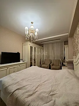 Satılır 2 otaqlı mənzil 93 m²