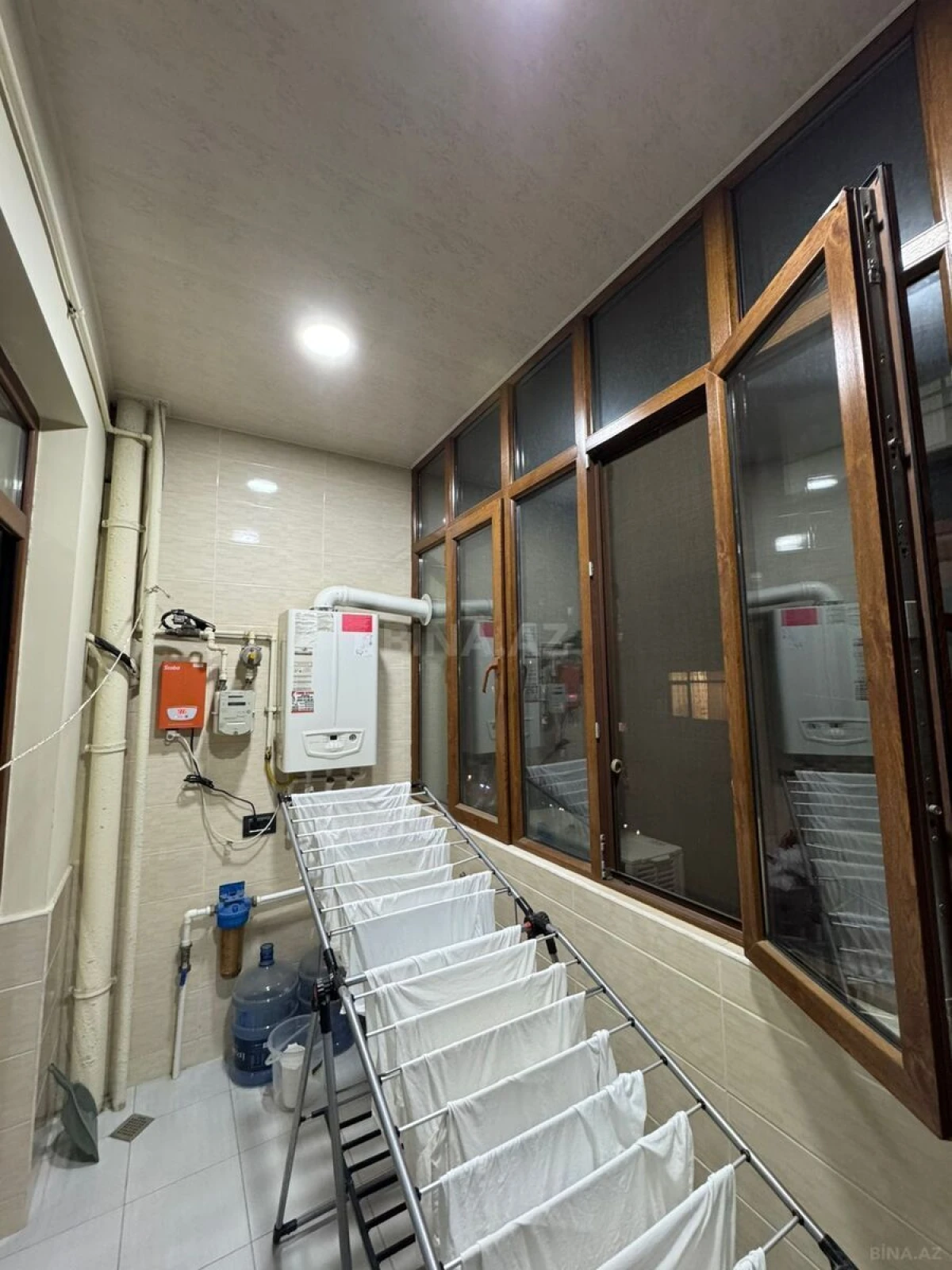 Satılır 2 otaqlı mənzil 93 m²