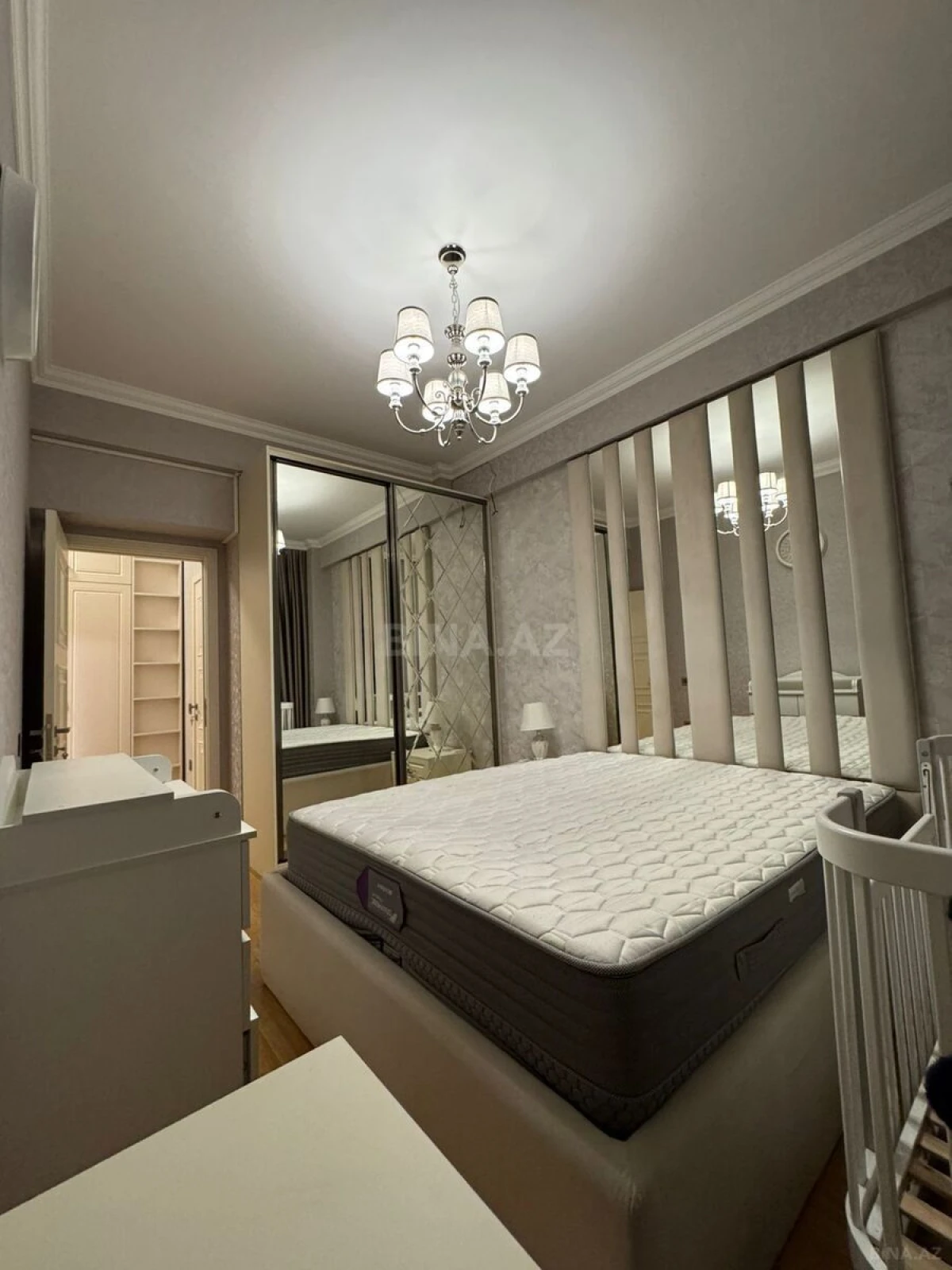 Satılır 2 otaqlı mənzil 72 m²