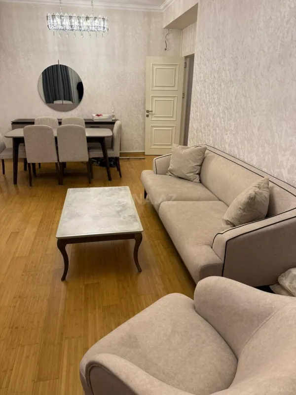 Satılır 2 otaqlı mənzil 72 m²