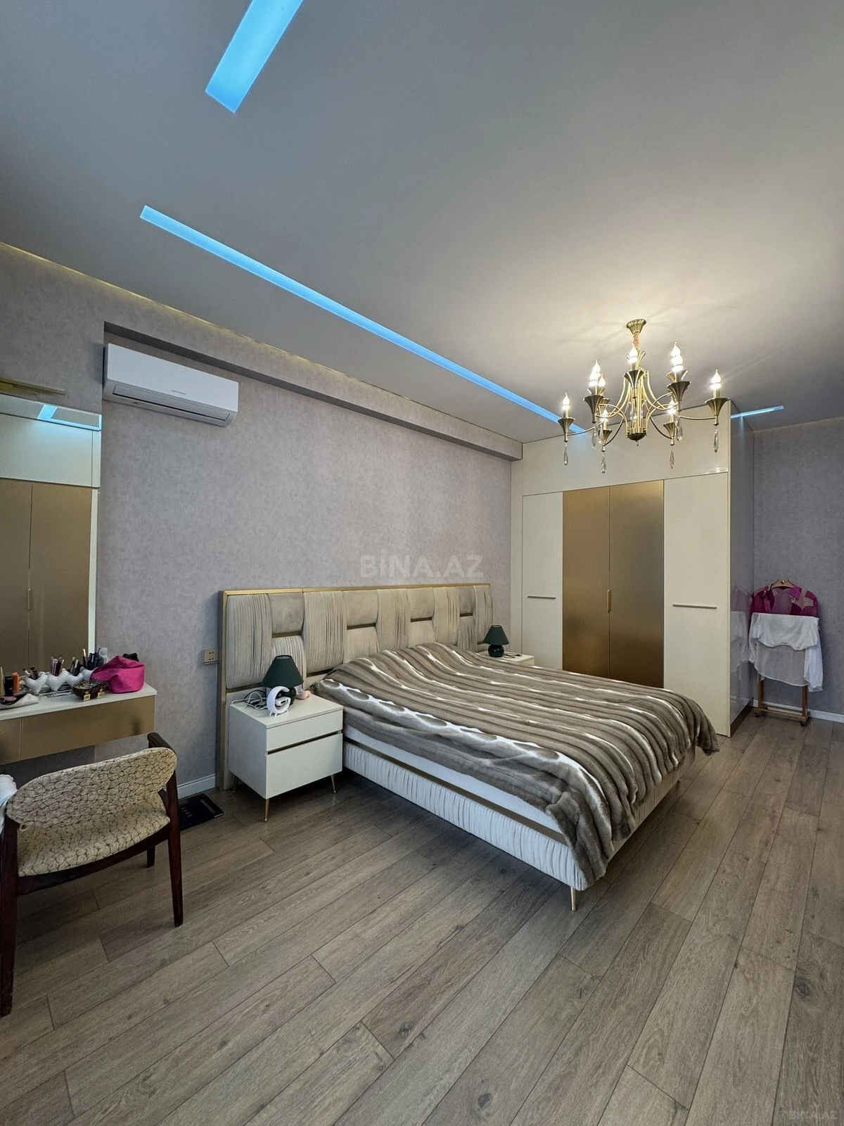 Satılır 3 otaqlı mənzil 103 m²