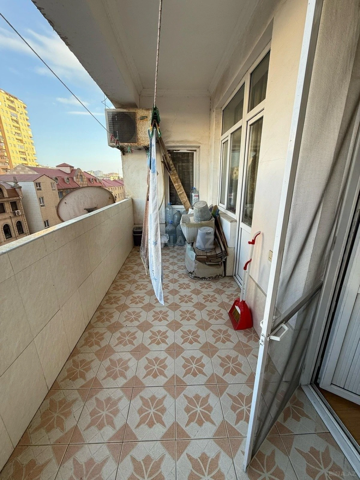 Satılır 3 otaqlı mənzil 126 m²