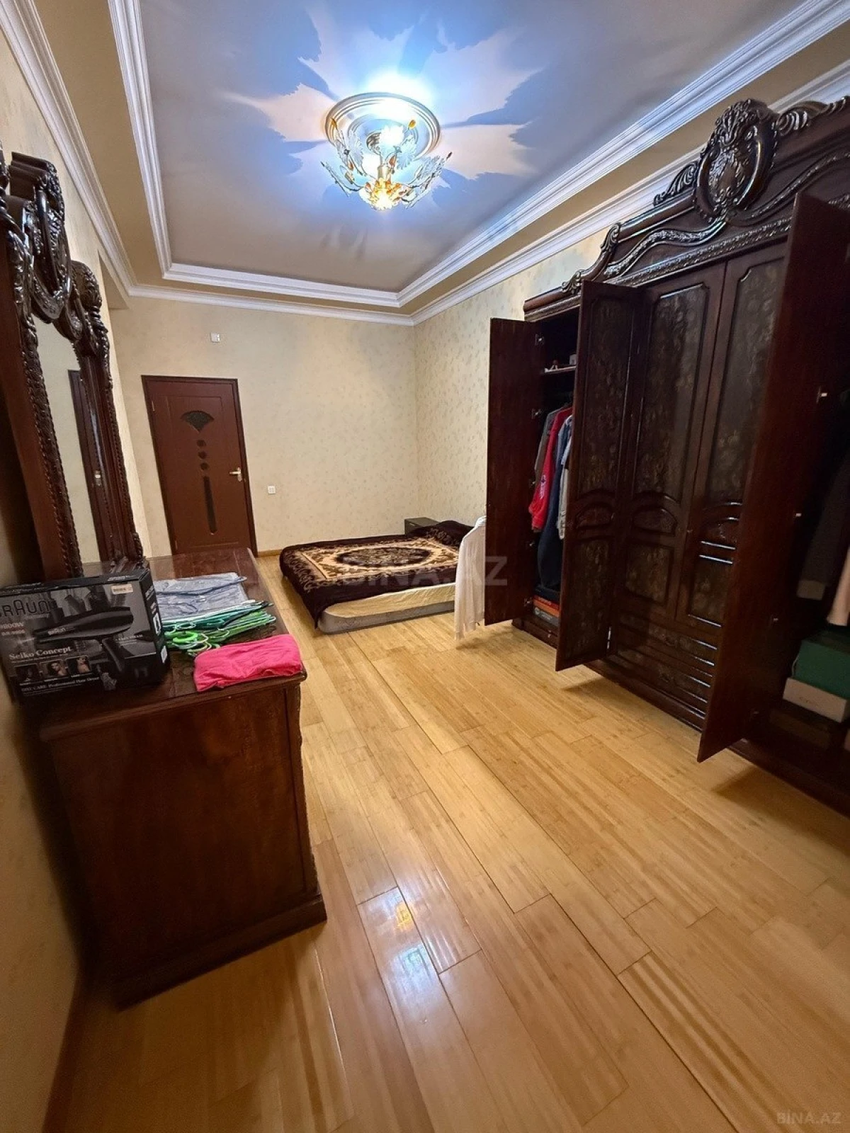 Satılır 3 otaqlı mənzil 126 m²