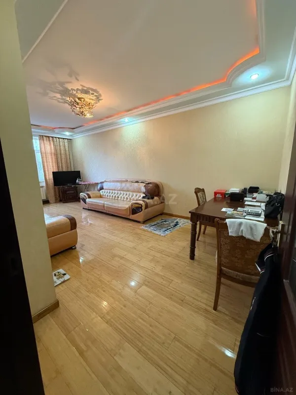 Satılır 3 otaqlı mənzil 126 m²