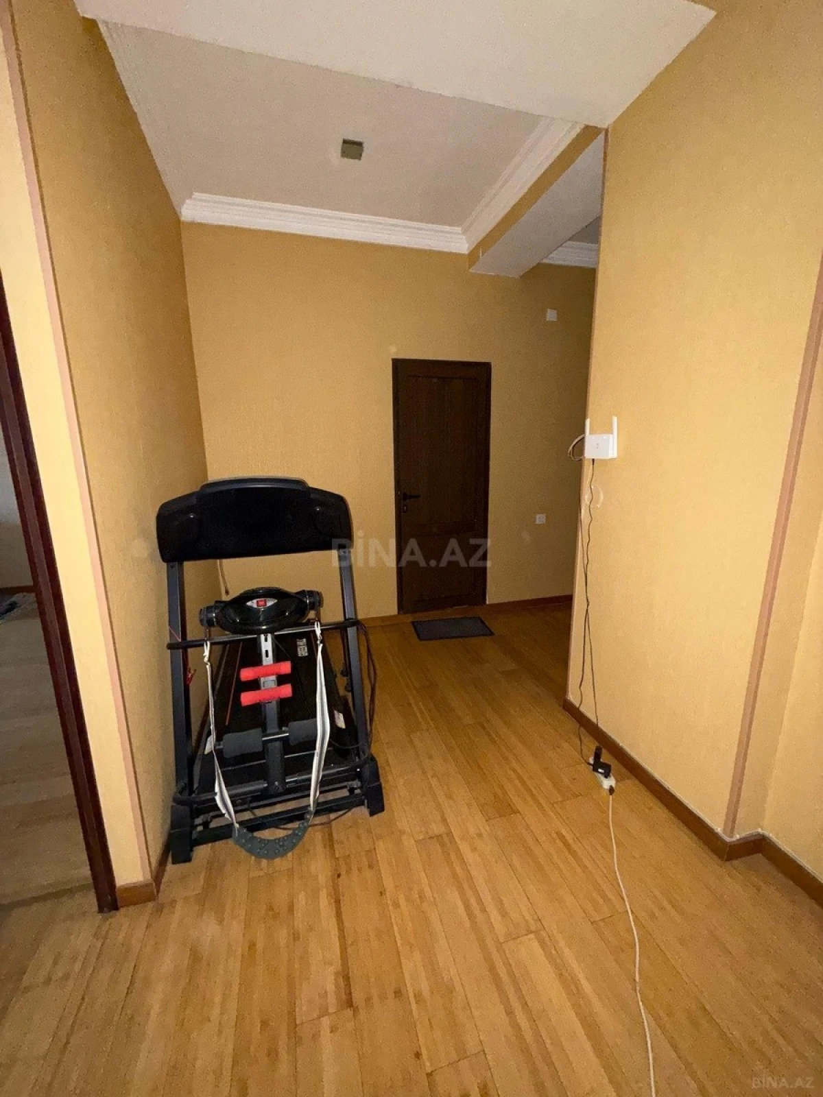 Satılır 3 otaqlı mənzil 126 m²