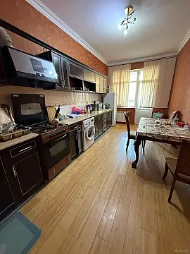 Satılır 3 otaqlı mənzil 126 m²