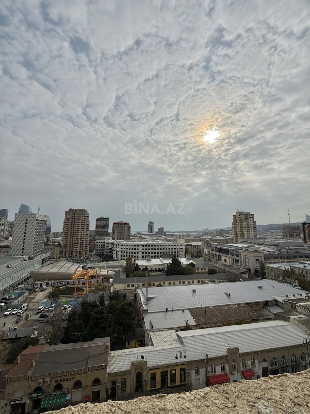 Satılır 2 otaqlı mənzil 104 m²