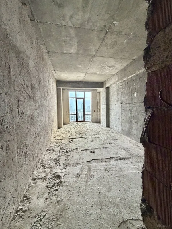 Satılır 2 otaqlı mənzil 104 m²