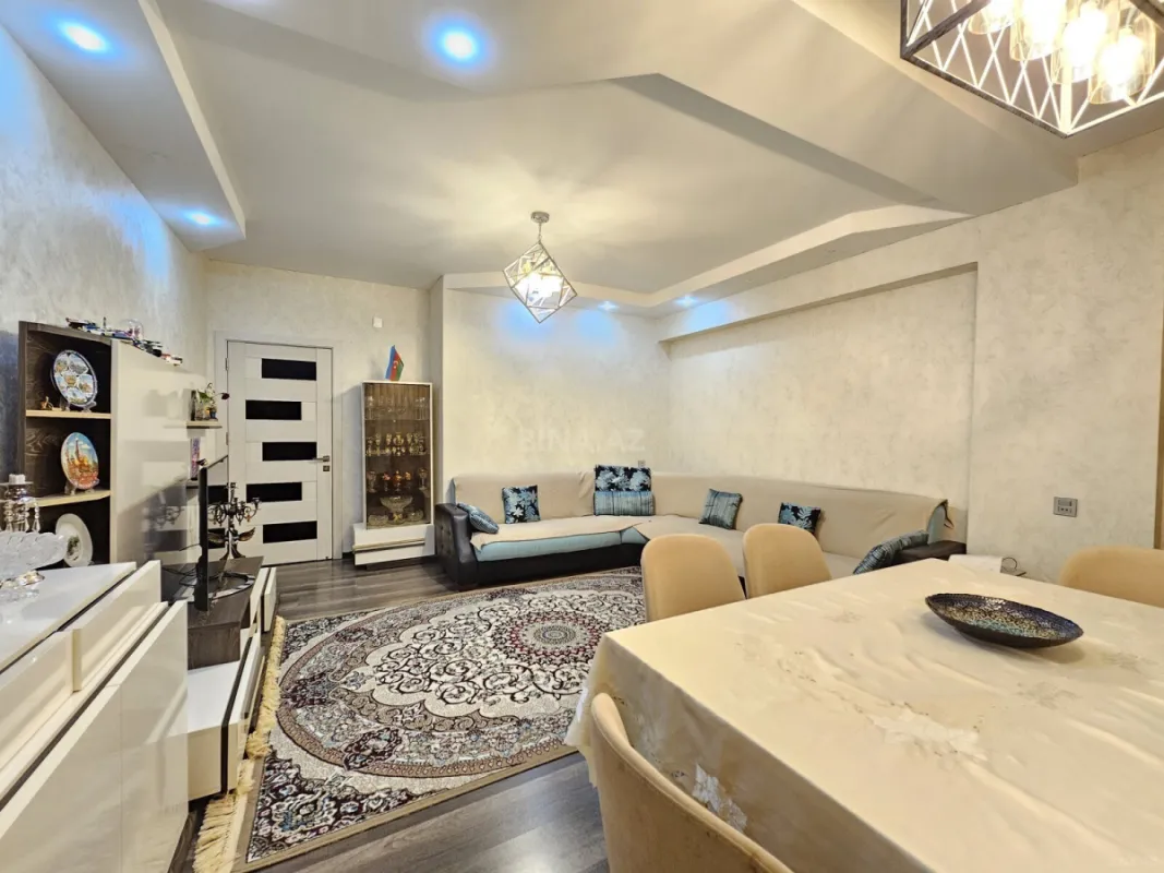 Satılır 2 otaqlı mənzil 101 m²