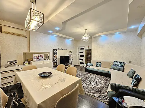 Satılır 2 otaqlı mənzil 101 m²