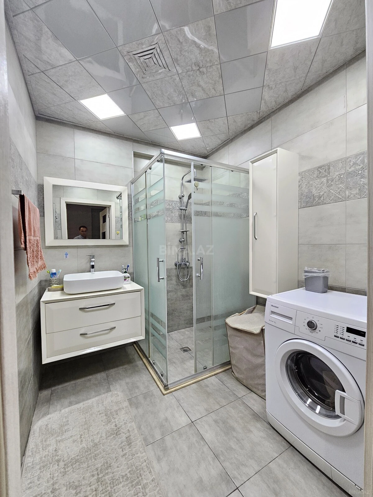 Satılır 2 otaqlı mənzil 101 m²