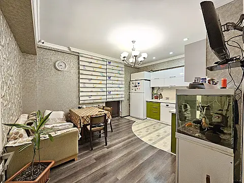 Satılır 2 otaqlı mənzil 101 m²