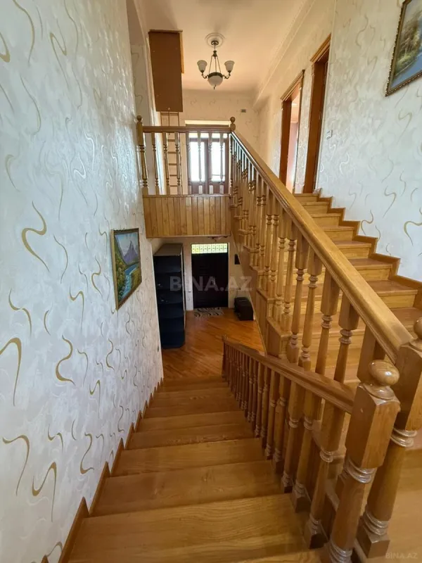 Satılır 6 otaqlı həyət evi 280 m²