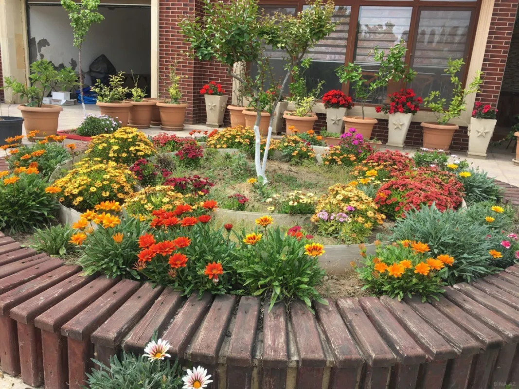 Satılır 6 otaqlı həyət evi 280 m²