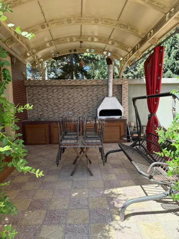 Satılır 6 otaqlı həyət evi 280 m²