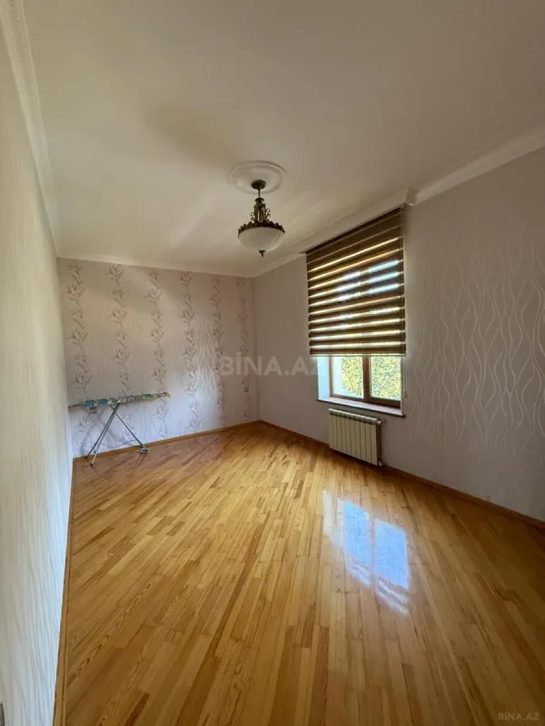 Satılır 6 otaqlı həyət evi 280 m²