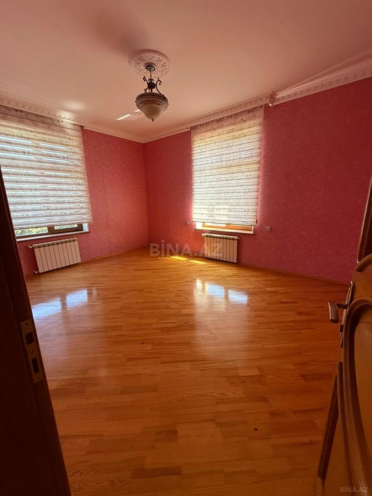 Satılır 6 otaqlı həyət evi 280 m²