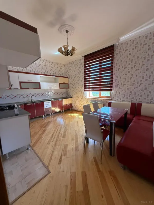 Satılır 6 otaqlı həyət evi 280 m²