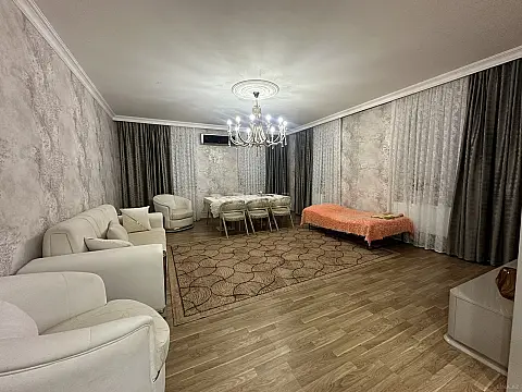 Satılır 5 otaqlı həyət evi 260 m²