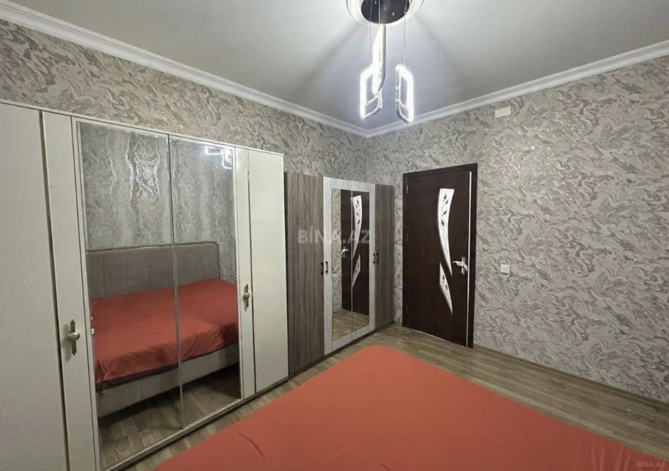 Satılır 5 otaqlı həyət evi 260 m²