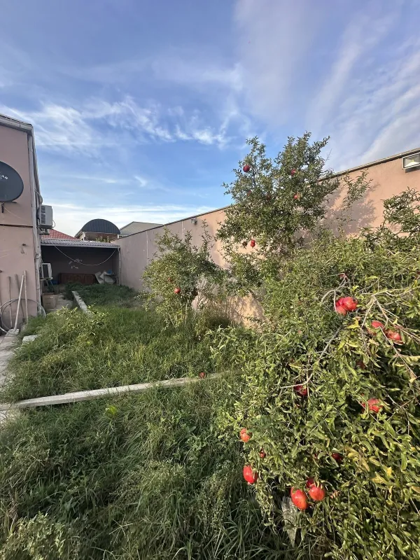 Satılır 5 otaqlı həyət evi 260 m²