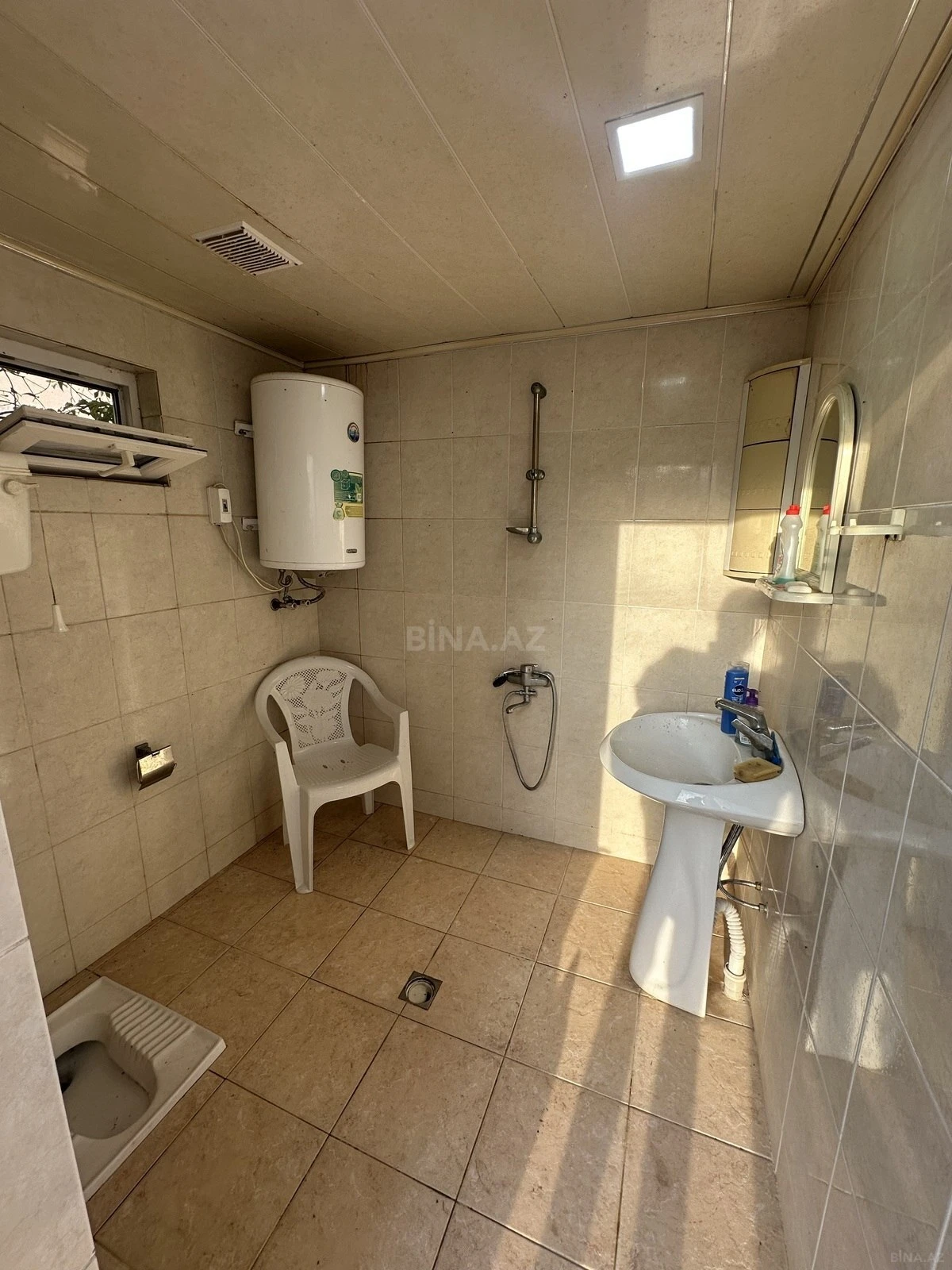 Satılır 5 otaqlı həyət evi 260 m²