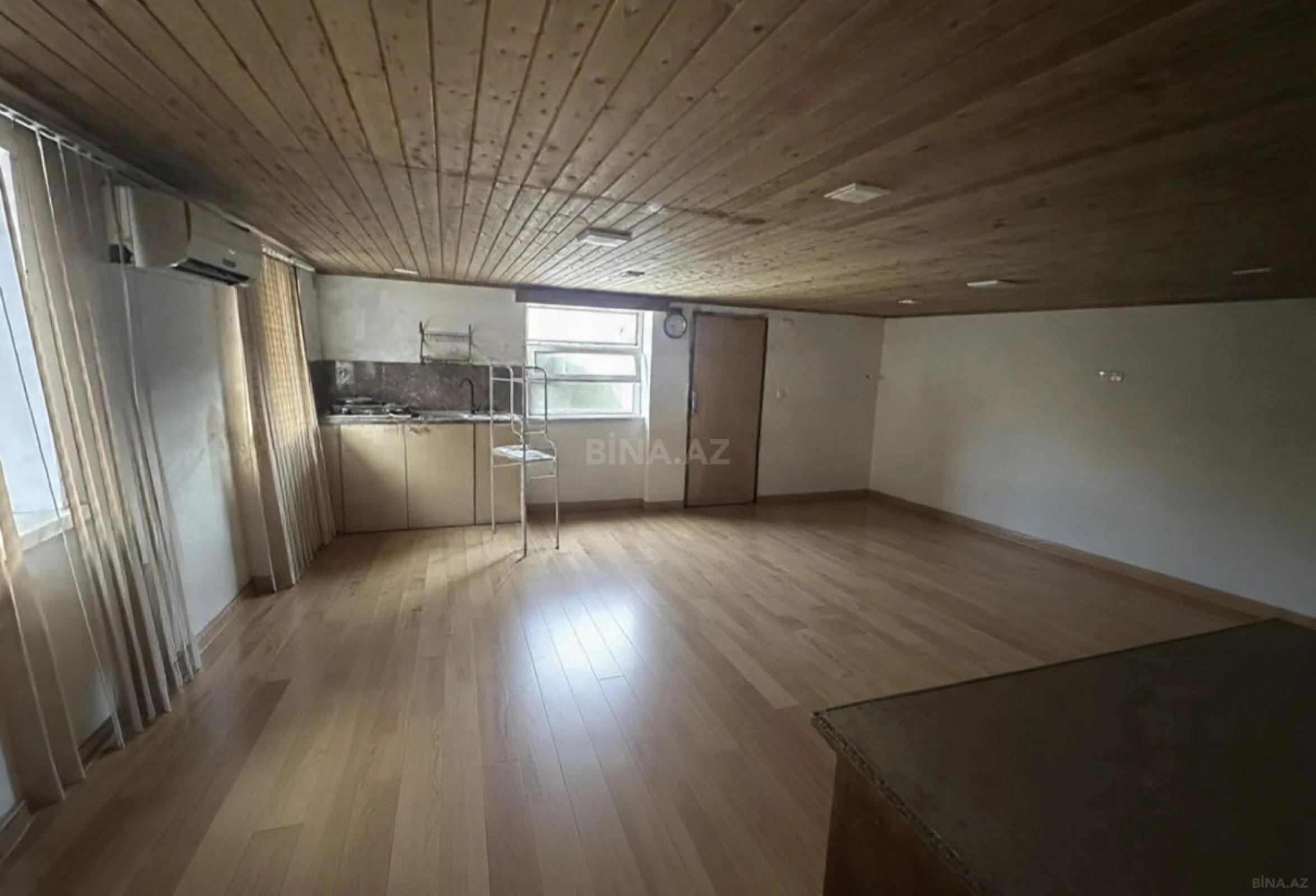 Satılır 5 otaqlı həyət evi 260 m²