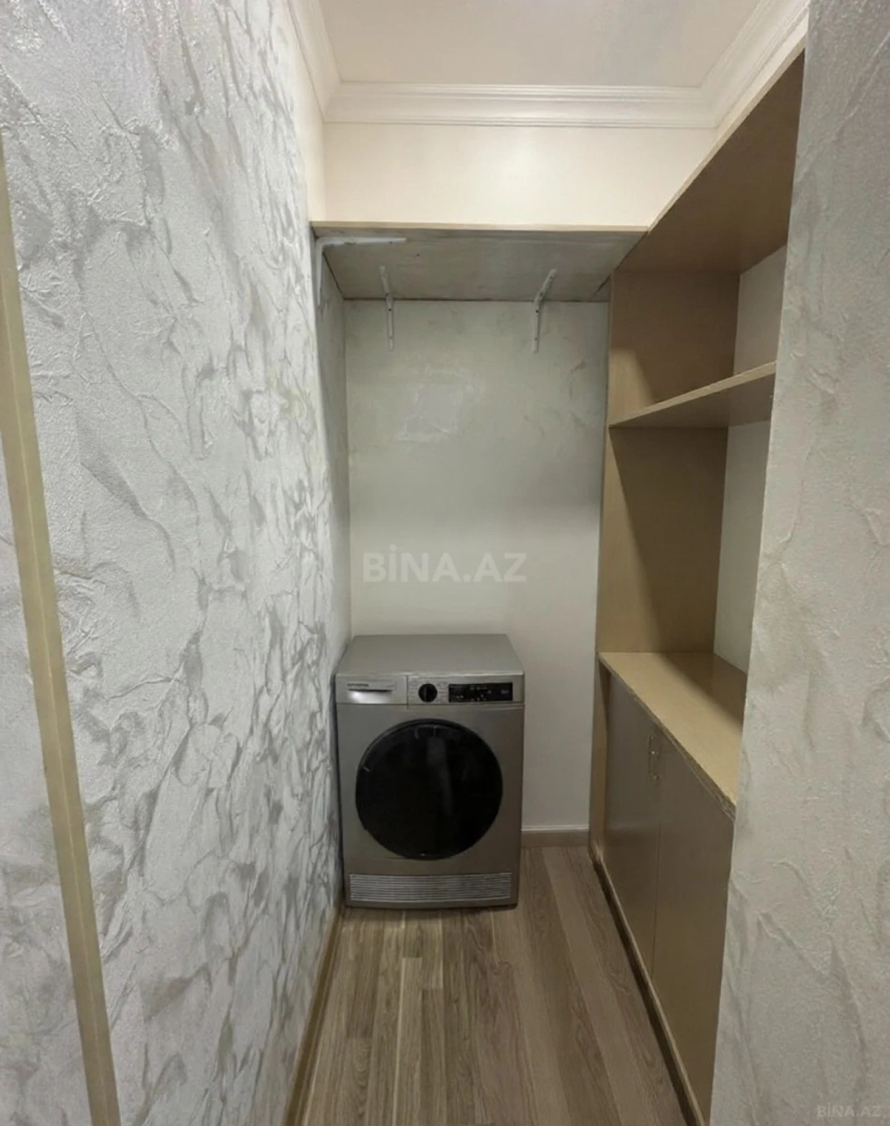 Satılır 5 otaqlı həyət evi 260 m²