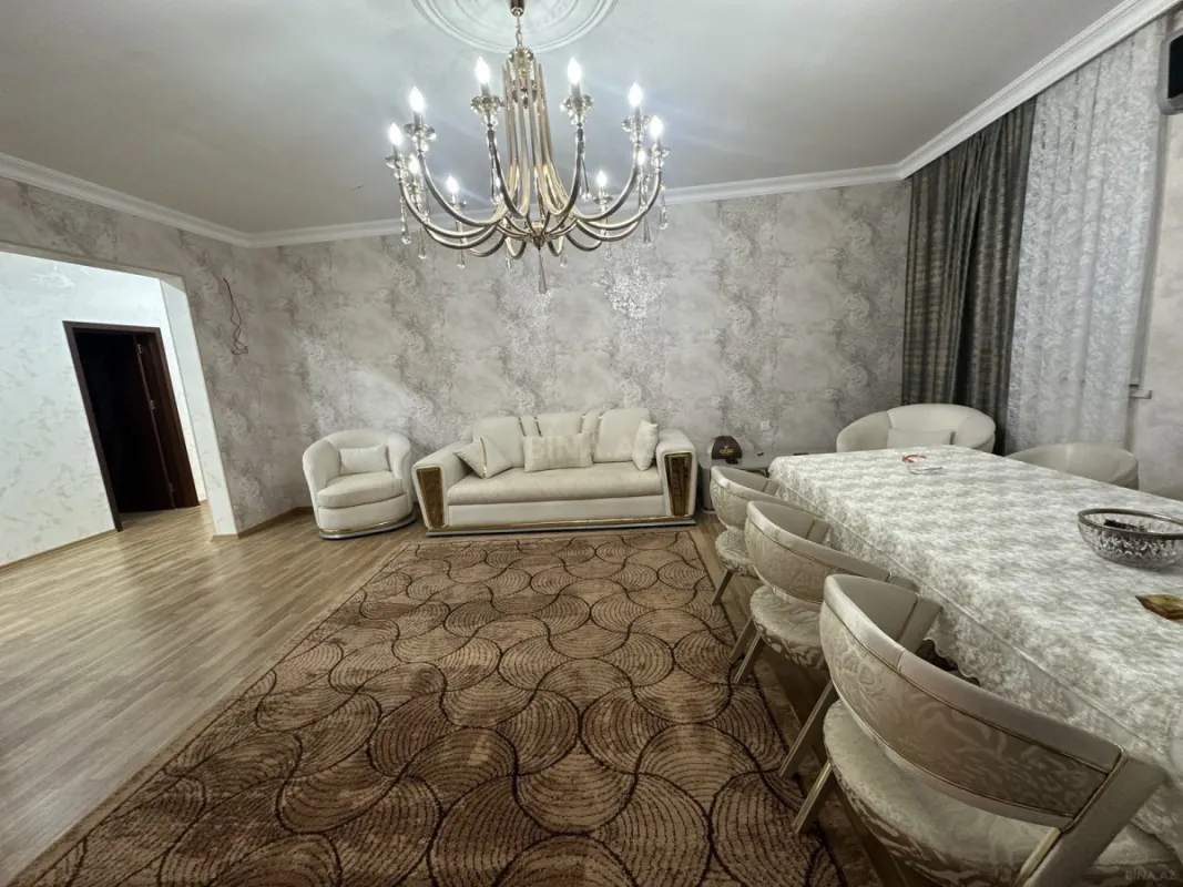 Satılır 5 otaqlı həyət evi 260 m²
