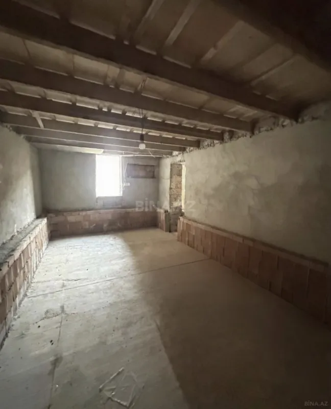 Satılır 5 otaqlı həyət evi 260 m²