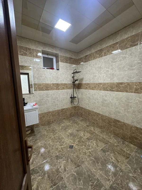 Satılır 5 otaqlı həyət evi 260 m²