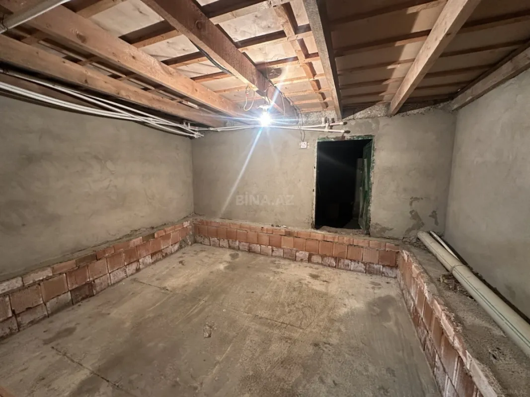 Satılır 5 otaqlı həyət evi 260 m²