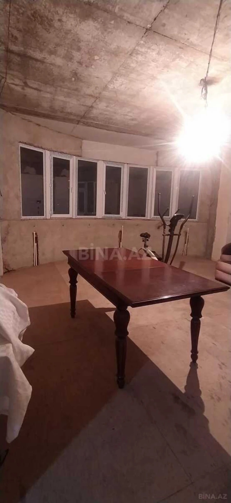 Satılır 4 otaqlı mənzil 165 m²