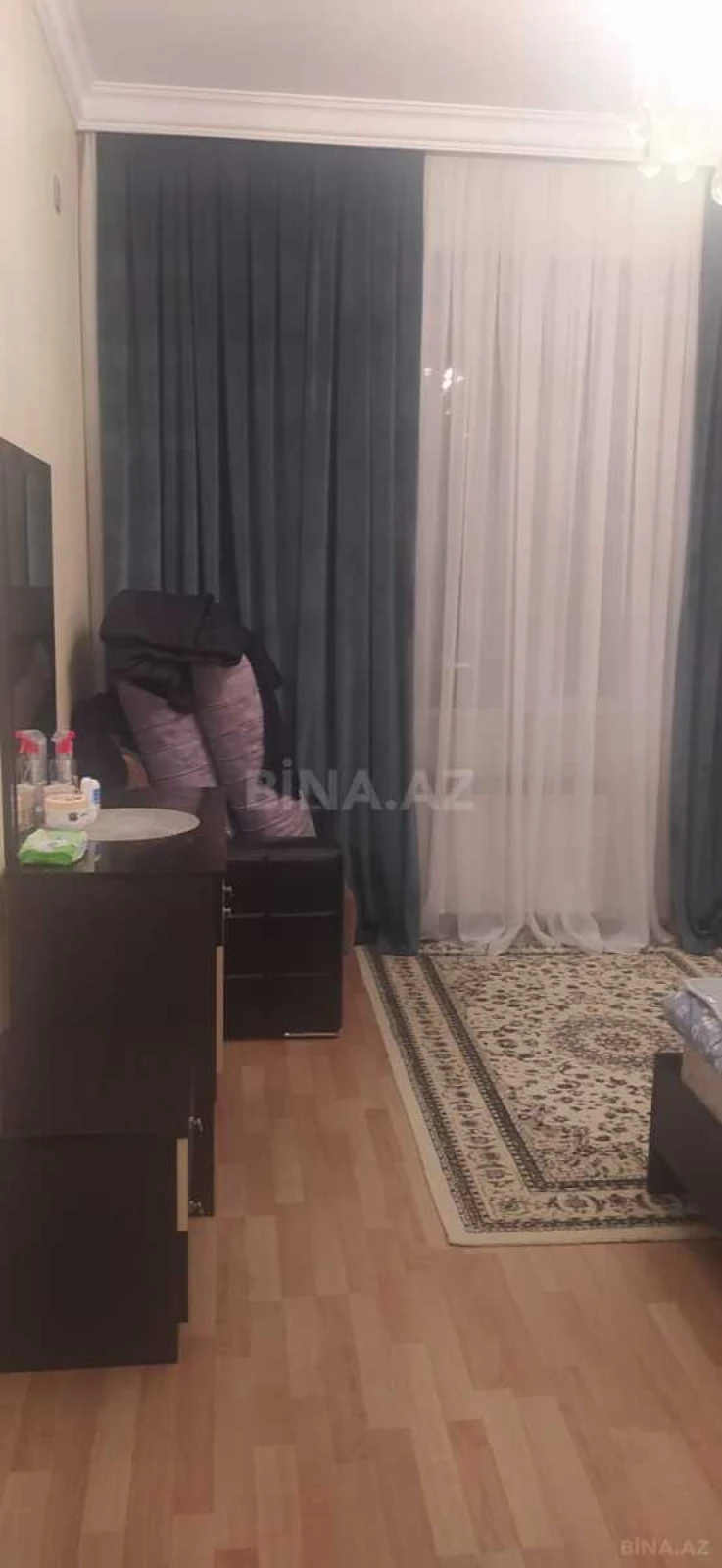 Satılır 4 otaqlı mənzil 165 m²