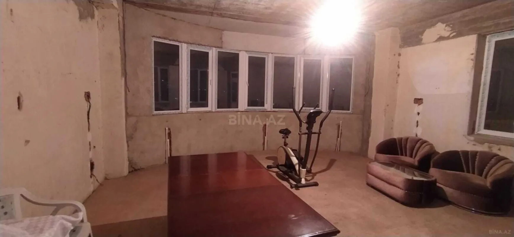 Satılır 4 otaqlı mənzil 165 m²