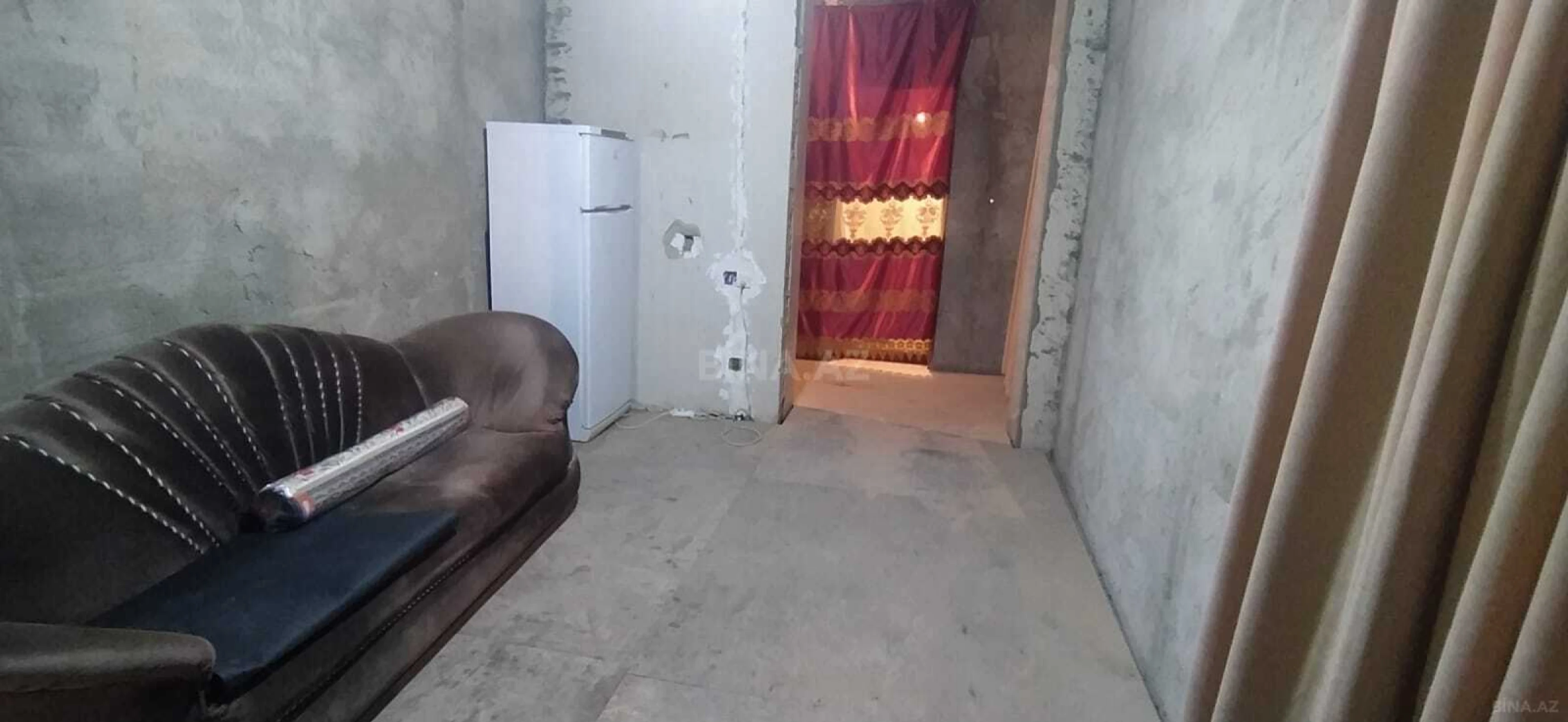 Satılır 4 otaqlı mənzil 165 m²