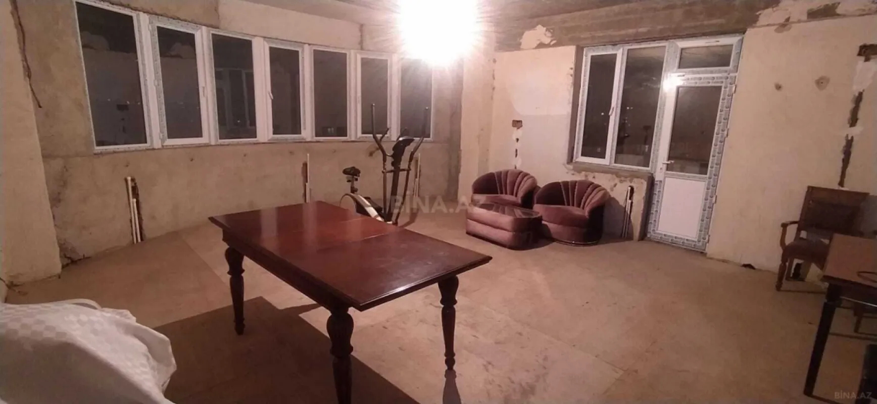 Satılır 4 otaqlı mənzil 165 m²