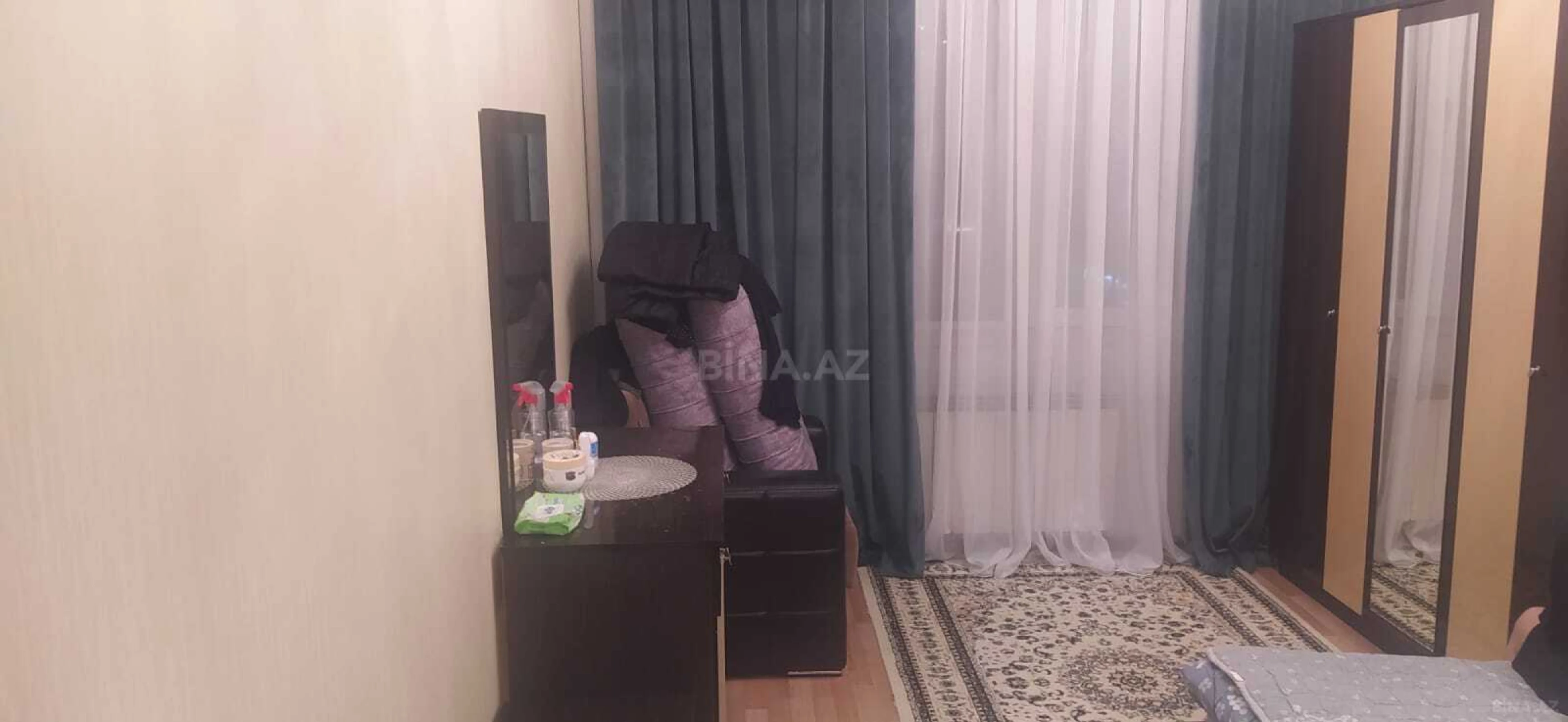 Satılır 4 otaqlı mənzil 165 m²