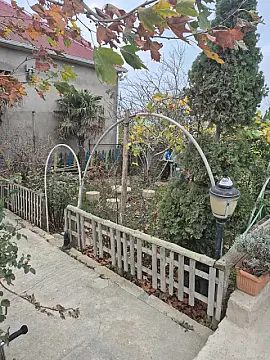 Satılır 6 otaqlı həyət evi 160 m²