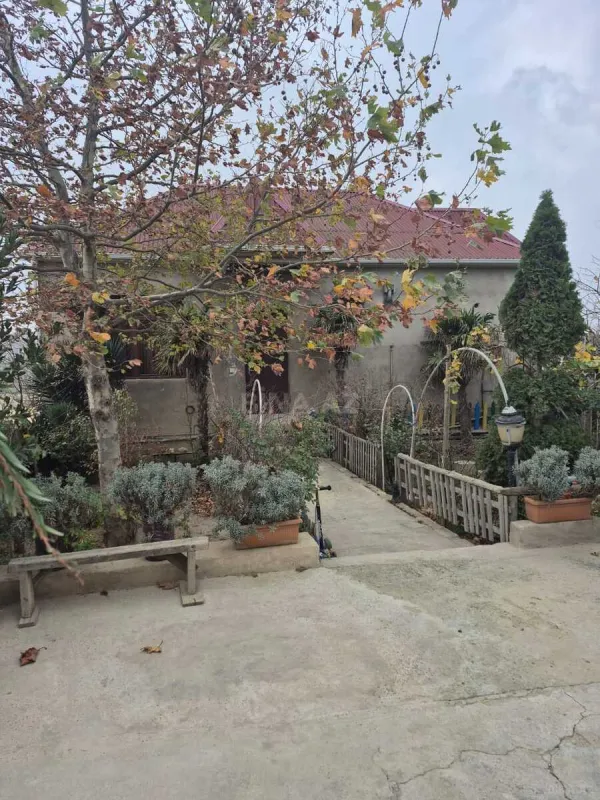 Satılır 6 otaqlı həyət evi 160 m²