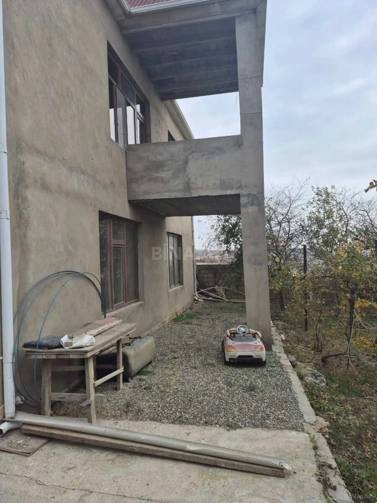 Satılır 6 otaqlı həyət evi 160 m²