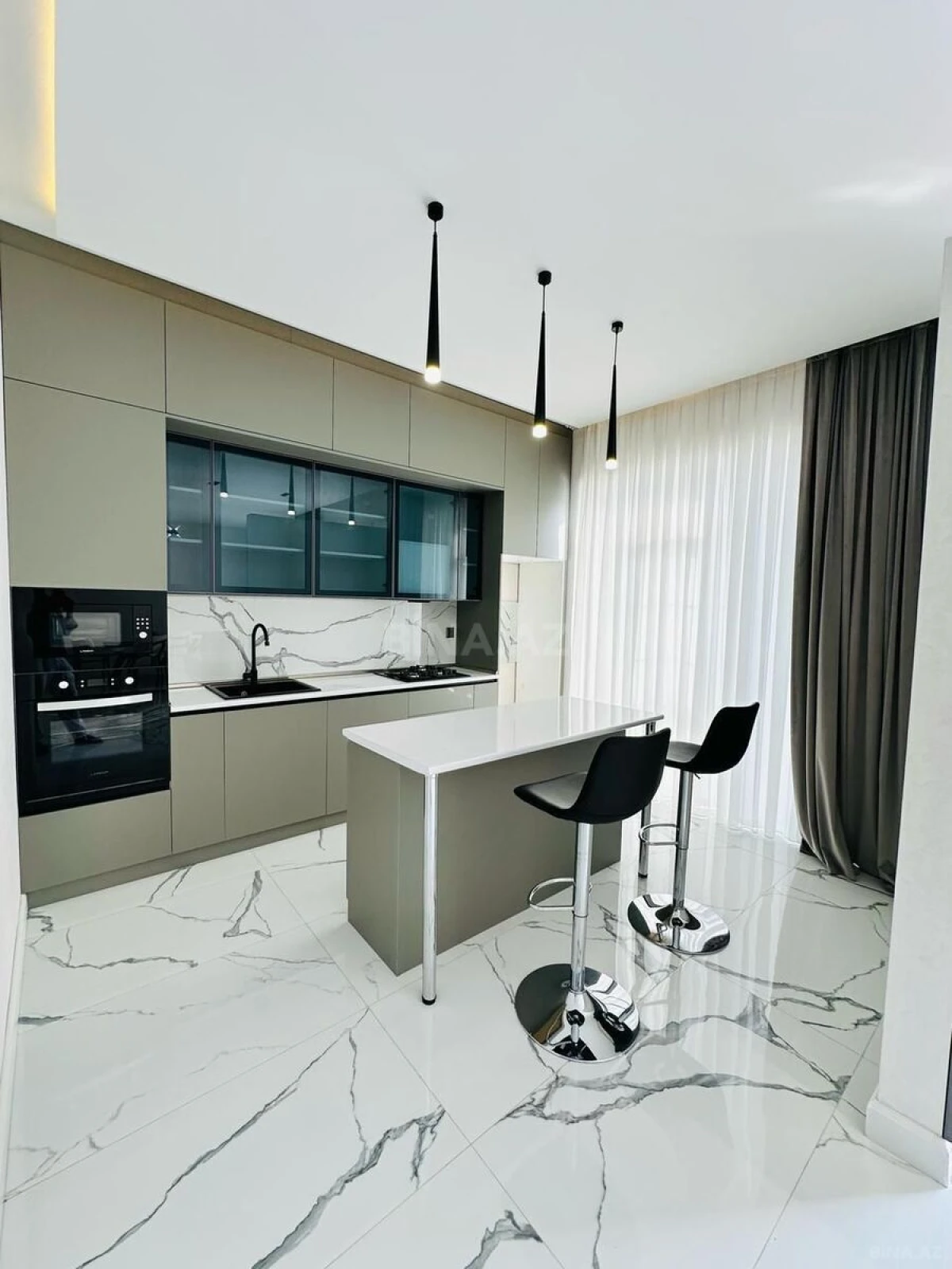 Kirayə verilir 5 otaqlı həyət evi 360 m²