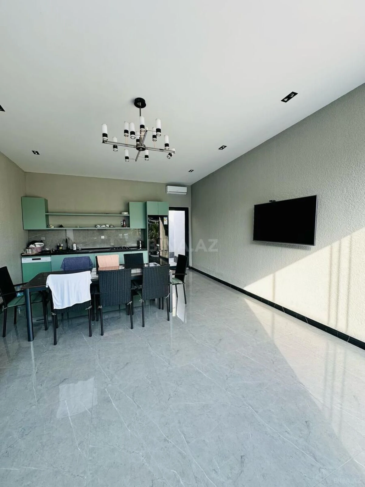 Kirayə verilir 5 otaqlı həyət evi 360 m²