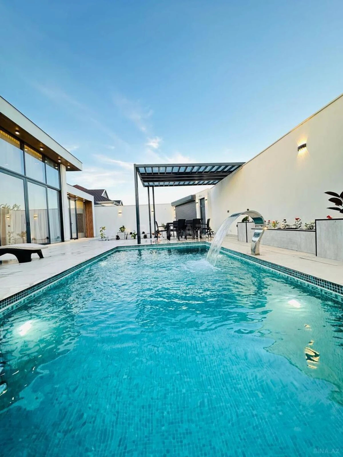 Kirayə verilir 4 otaqlı həyət evi 260 m²