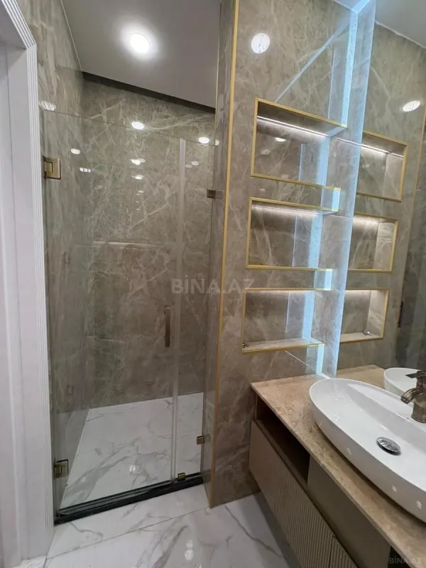Satılır 3 otaqlı mənzil 140 m²